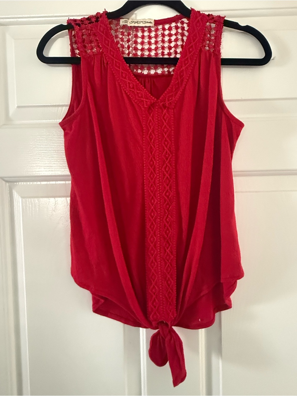 Women's Red Tie-Hem Sleeveless Crochet-Detail Top